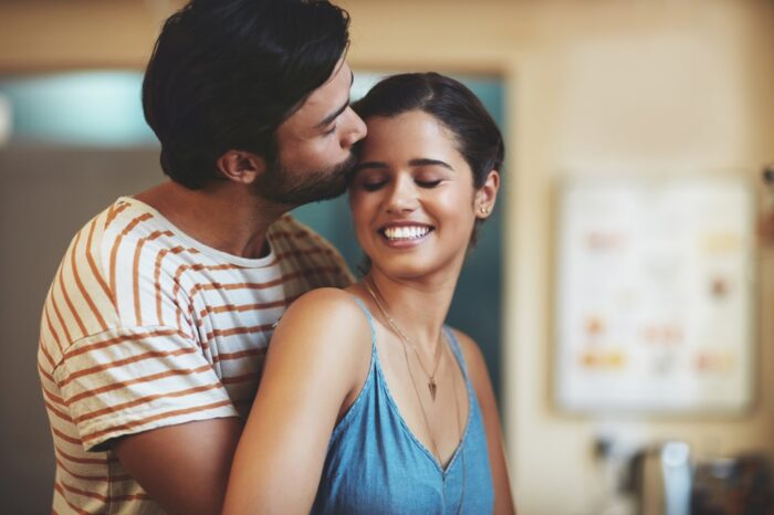 付き合う前に手を出してこようとするか