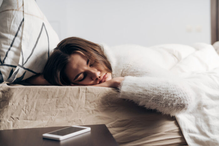未読スルーのまま別れやすい女性の特徴は？急に音信不通になる人の性格