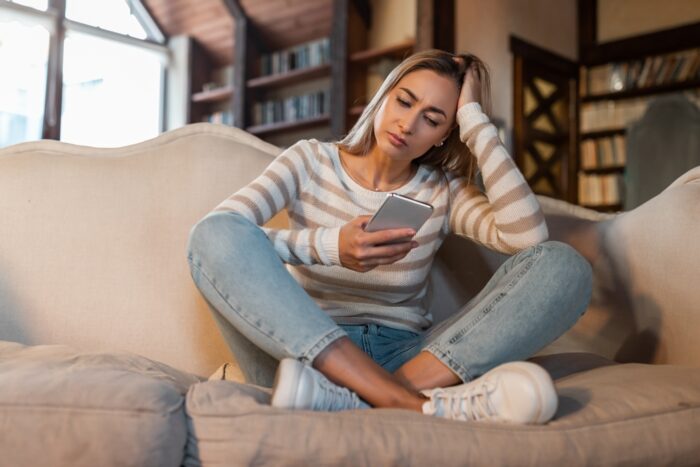 未読スルーする心理は？女性が未読無視するよくある理由を解説