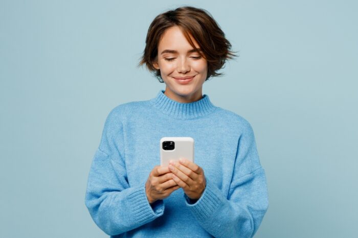 SNSなどで彼の気持ちが落ち着いているかチェックする SNSなどで彼の気持ちが落ち着いているかチェックする