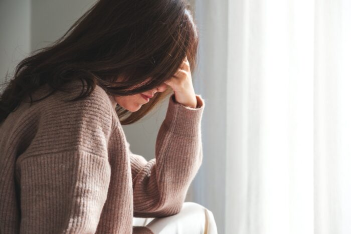 思い出して泣くぐらいなら元彼と復縁を目指すべき？判断のポイントは？