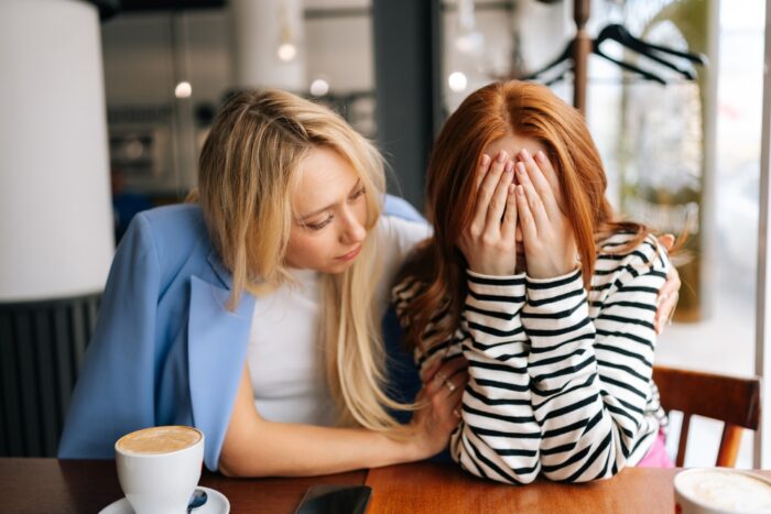 信頼できる友人に気持ちを吐き出し、聞いてもらう 信頼できる友人に気持ちを吐き出し、聞いてもらう