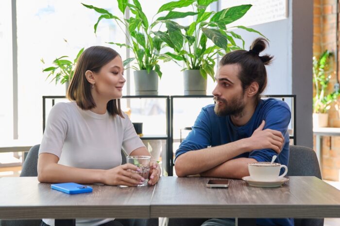 あなたに「このまま彼氏と付き合ってていいかな?」と尋ねる あなたに「このまま彼氏と付き合ってていいかな?」と尋ねる