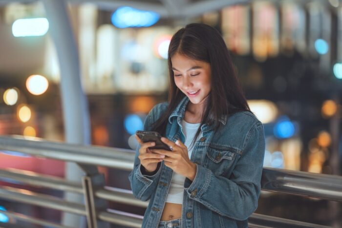 雑談LINEを頻繁に送ってくる 雑談LINEを頻繁に送ってくる