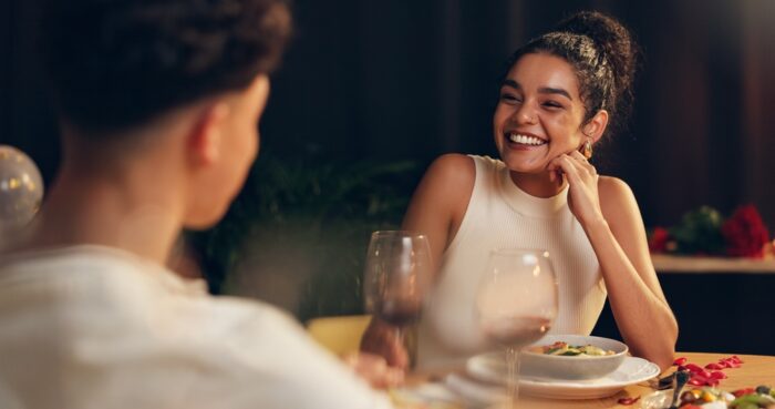 サシ飲みでドキッとさせるテクニック7選!相手をキュンとさせる方法とは?