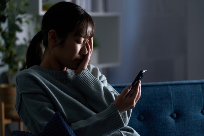 非常識な時間に相手から連絡があっても返信しない 非常識な時間に相手から連絡があっても返信しない