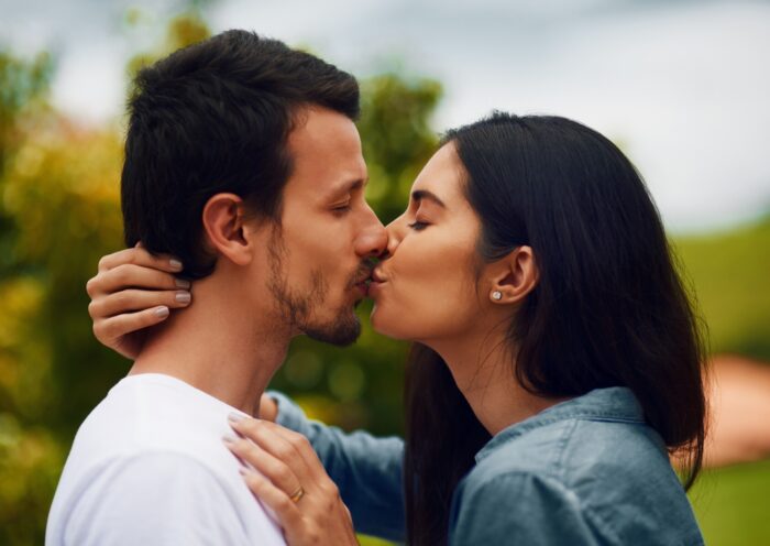 キスの相性がいいスピリチュアルな意味とは？遺伝子レベルで相性が決まってる？