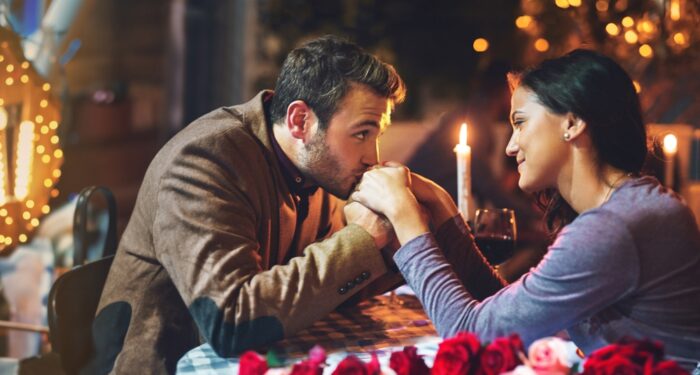 別れ際のキスをする男の本気度は?彼は本気?それとも遊び?