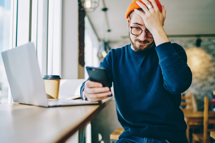 デートの誘いに「予定が合えば」と返信する男性心理は?