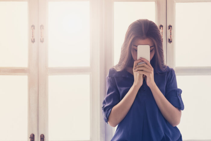 未読無視されて別れたけど、どうしても相手を忘れられないときは?