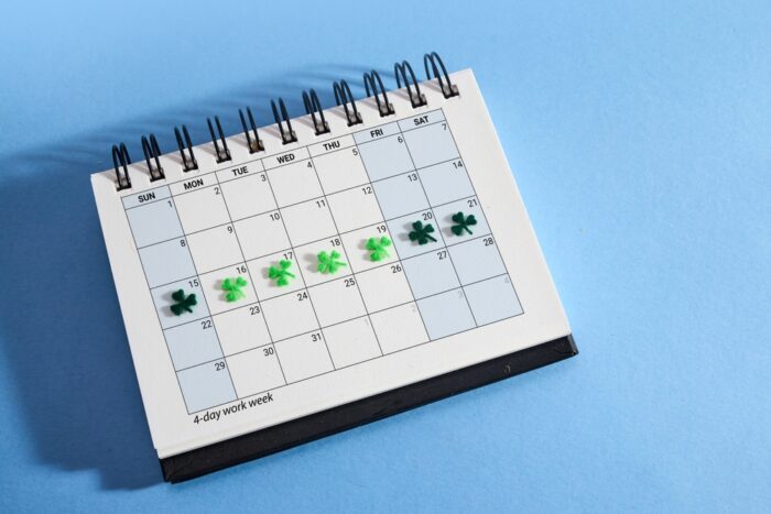 デートの日程調整はいつまで待つべき?状況によって対応は異なる!