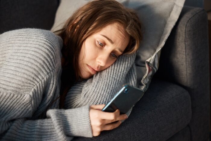 自然消滅の最後のLINE！未読無視で彼氏から連絡が来なくなったら別れるしかない？