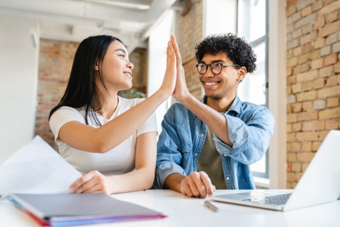 相手と付き合いが長く、あなたを「友だち」と明言している