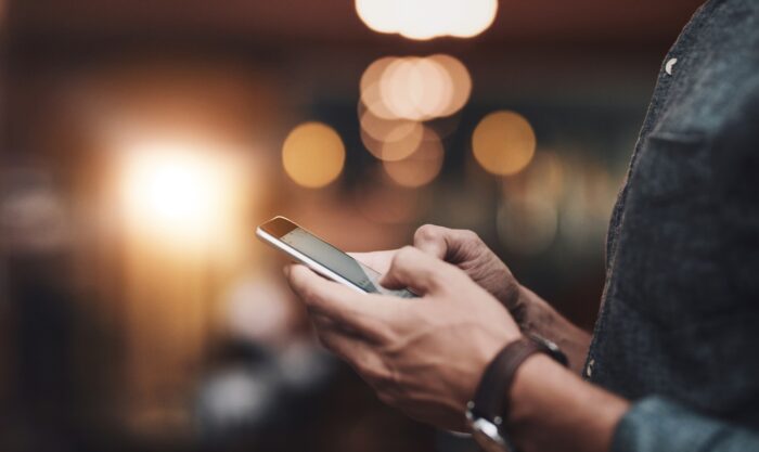 好きな人のLINEが遅い時の対処法とは?好感度がアップする接し方