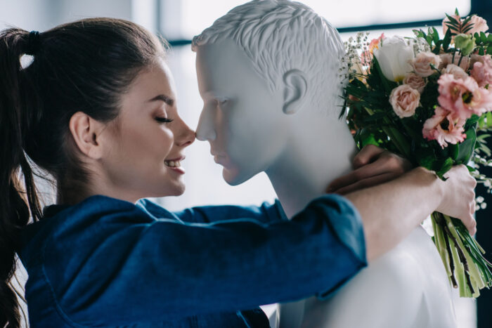 奥手女性の告白待ちのサインも紹介！あなたの一言を待っている態度とは？