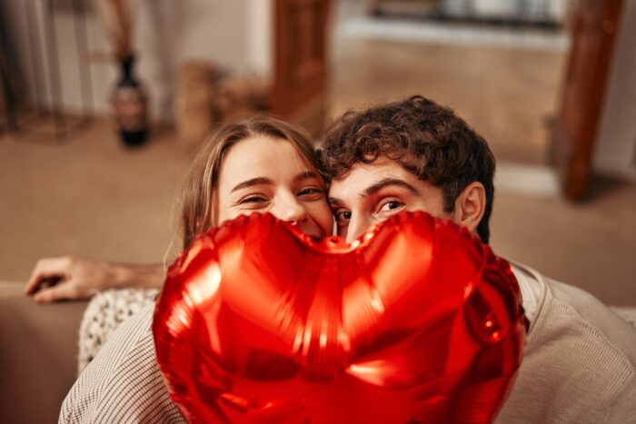 年下男性が好きな年上女性にとる態度15選！後輩が好きな先輩にとる行動とは？