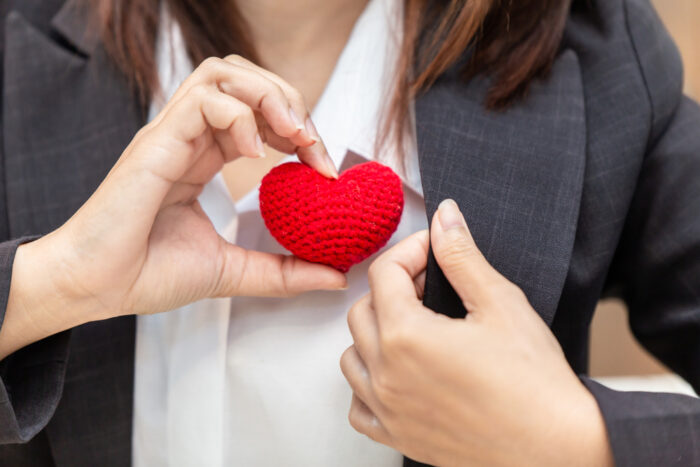 舞い上がらず、周囲にバレないよう徹底的に配慮する