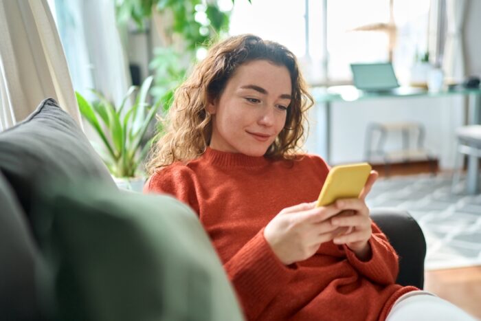SNSで相手の状況を確認する SNSで相手の状況を確認する