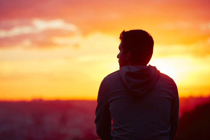 振られたあと、未練がある男性の態度は?実は引きずっているケース