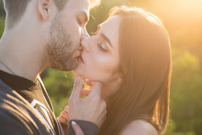 ツインレイとのキスは何が違うの?普通のキスとは意味が異なる?