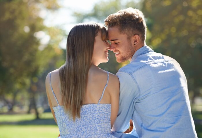 水瓶座男性がベタ惚れしてる好きな人への態度10選!甘えん坊になる? 水瓶座男性がベタ惚れしてる好きな人への態度10選!甘えん坊になる?