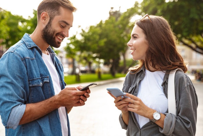 遊びに誘うとき「デートしない?」と言う 遊びに誘うとき「デートしない?」と言う
