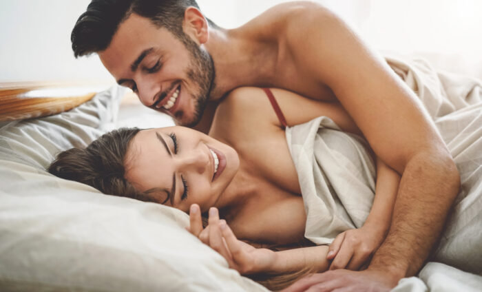 家庭を捨ててまで選んだ女性の特徴10選!既婚男性が沼る女とは?