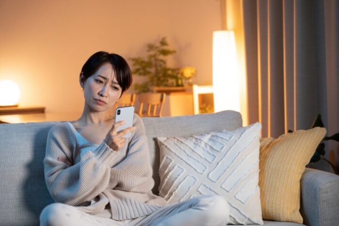 彼氏が飲み会で朝まで連絡ないのはなぜ?連絡しない理由を解説 彼氏が飲み会で朝まで連絡ないのはなぜ?連絡しない理由を解説
