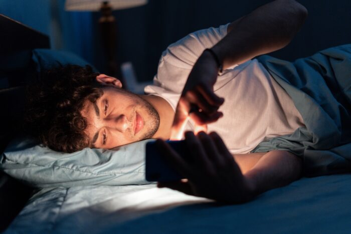 いい感じだったのに連絡がこない男の心理10選！連絡が途絶えた理由とは？