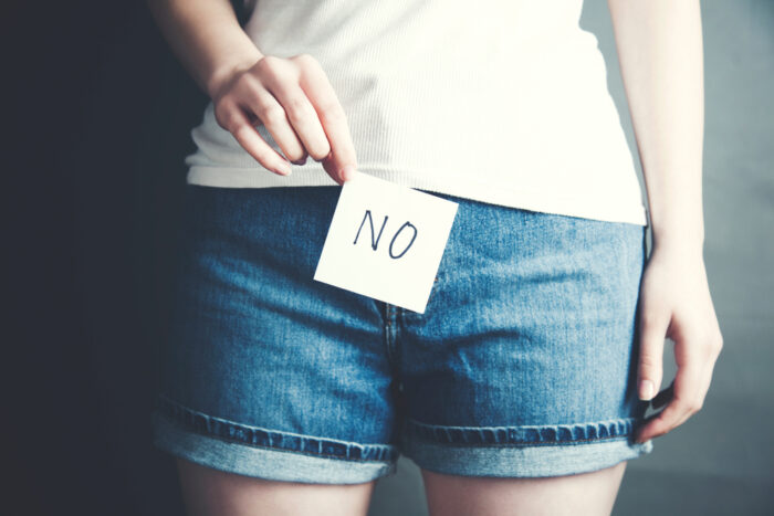 急な誘いは受けない、はっきり断る