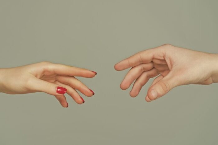 付き合ってないのに忘れられない人とはいつか再会する!再会の前兆は? 付き合ってないのに忘れられない人とはいつか再会する!再会の前兆は?