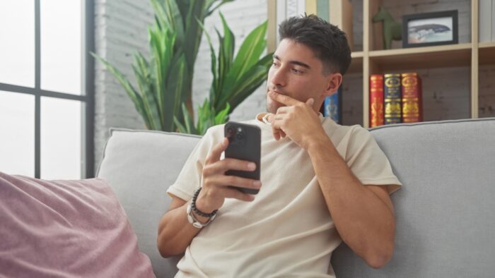 即レスして「暇な男」だと思われたくない 即レスして「暇な男」だと思われたくない
