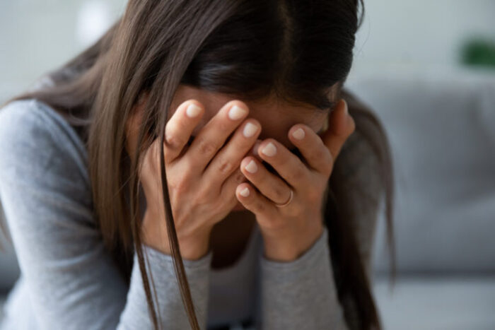 ツインレイ女性が孤独を感じるのは家庭環境の影響?原因を解説 ツインレイ女性が孤独を感じるのは家庭環境の影響?原因を解説
