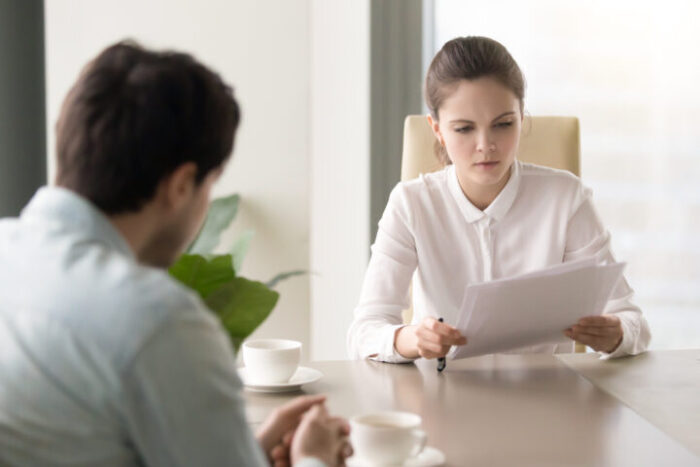 職場で自分にだけ冷たい女性は脈なし?自分にだけ態度が違う女性は脈ありかも! 職場で自分にだけ冷たい女性は脈なし?自分にだけ態度が違う女性は脈ありかも!
