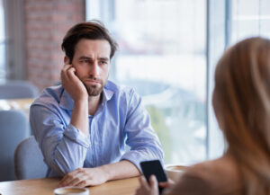 他の男性を話題に出さない 他の男性を話題に出さない