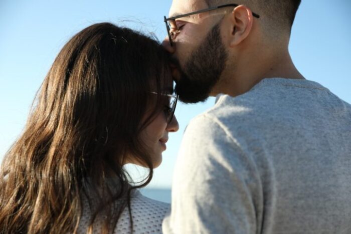 水瓶座男性のベタ惚れサインとは?本命や好きな人への態度10選! 水瓶座男性のベタ惚れサインとは?本命や好きな人への態度10選!
